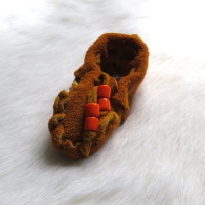 Mini mocassin sleutelhanger oranje kralen