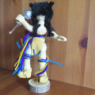 Traditionele mais pop (corn husk doll)- Buffalo danser