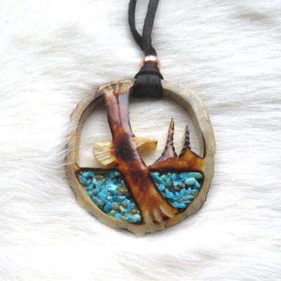 Moose antler ketting adelaar door Wesley Havill