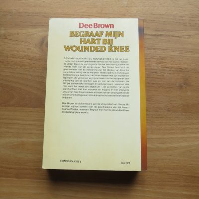 Boek “Begraaf mijn hart bij Wounded Knee” van Dee Brown